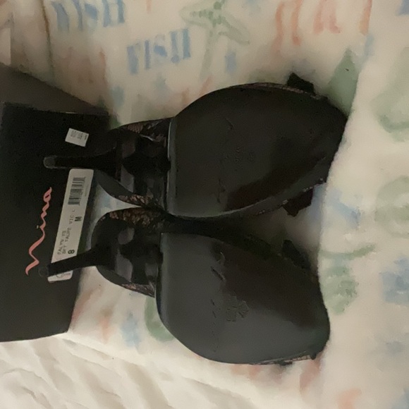 Nina pink and black heels - Picture 3 of 3